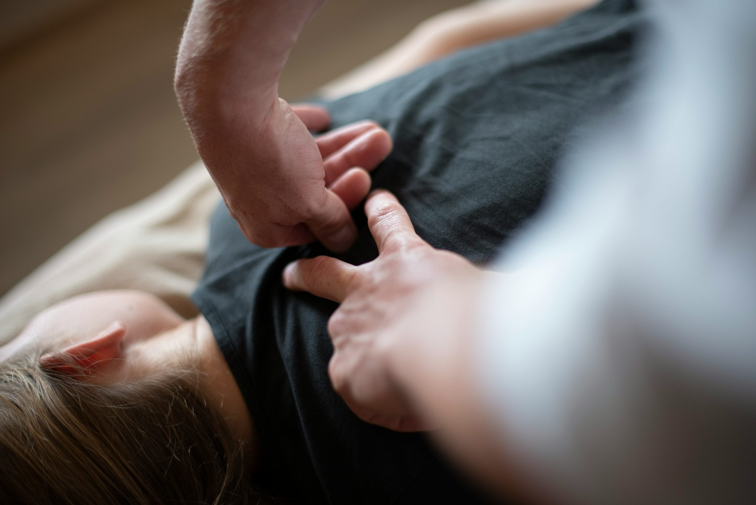 edward-muntinga-8qwYA4INVCk-unsplash comment devenir osteopathe